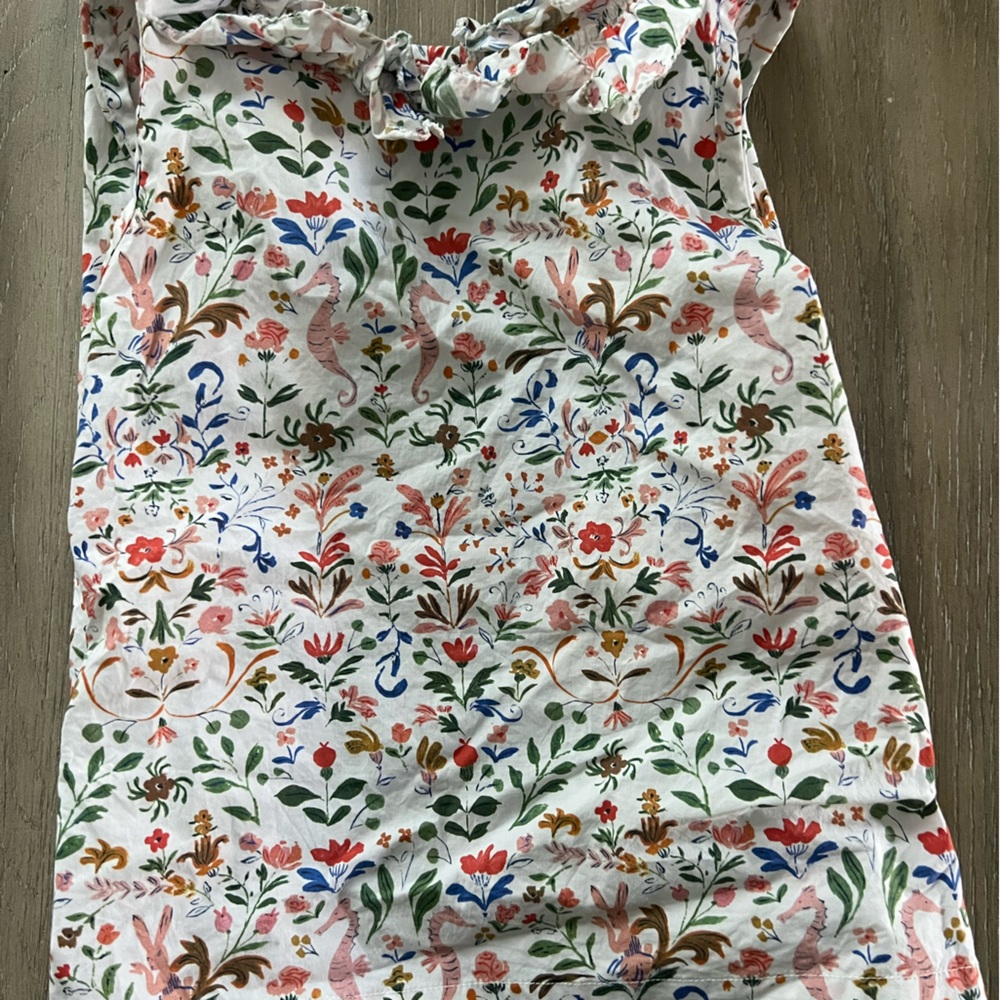 Maisonette Mini! Floral linen top with stretch. Cool fabric.